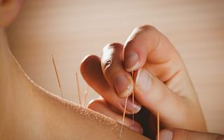 What are the acupuncture techniques for treating abdominal pain?